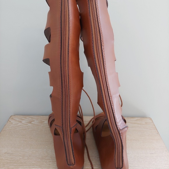 Shoes - Picture 3 of 4